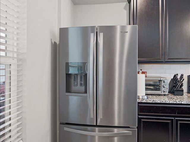 200 Grapefruit RD, Hutto, TX 78634