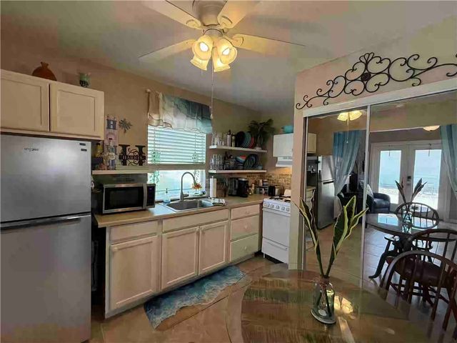 85 Augusta Circle, Aransas Pass, TX 78336