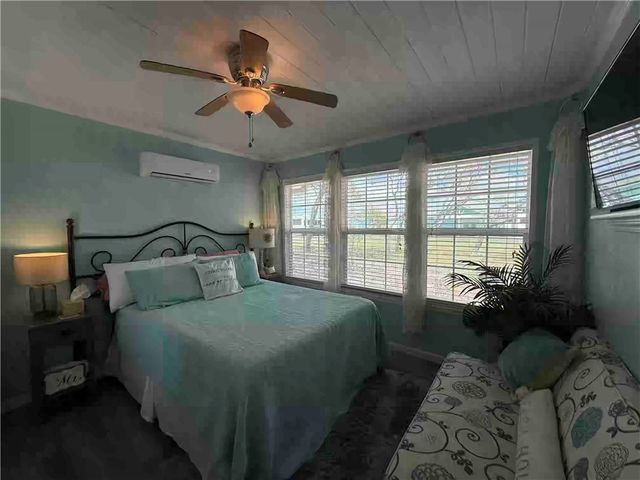 85 Augusta Circle, Aransas Pass, TX 78336