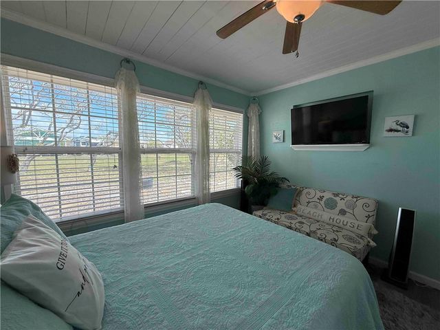 85 Augusta Circle, Aransas Pass, TX 78336