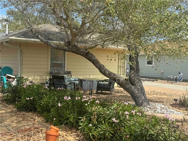 85 Augusta Circle, Aransas Pass, TX 78336