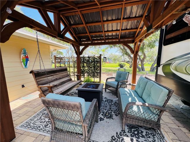 85 Augusta Circle, Aransas Pass, TX 78336