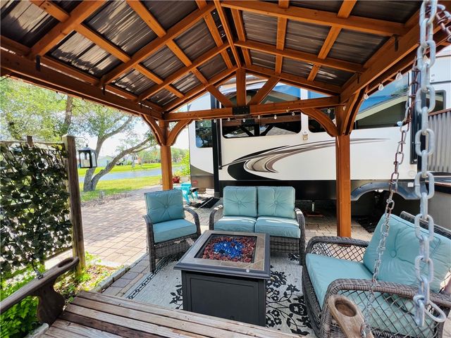 85 Augusta Circle, Aransas Pass, TX 78336