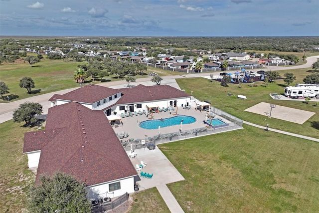 85 Augusta Circle, Aransas Pass, TX 78336