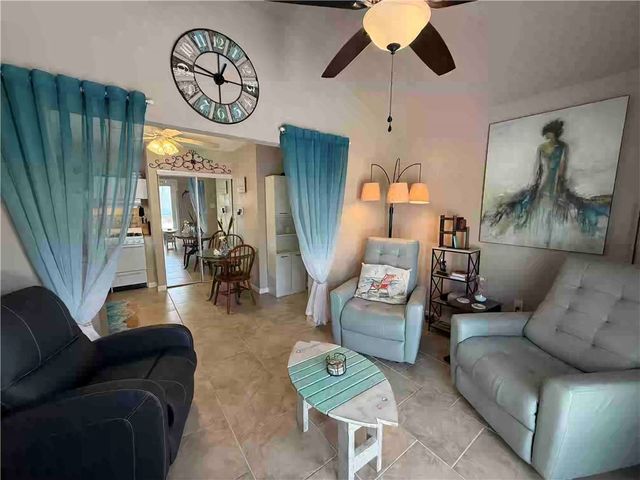 85 Augusta Circle, Aransas Pass, TX 78336