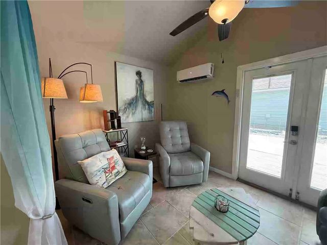 85 Augusta Circle, Aransas Pass, TX 78336