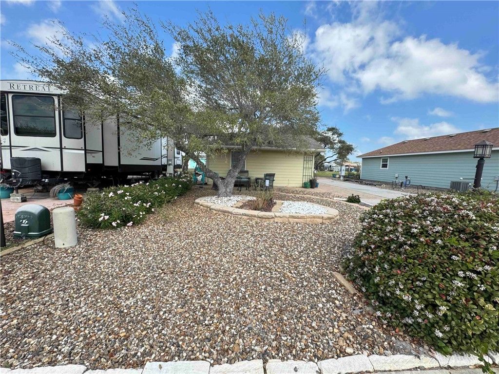 85 Augusta Circle, Aransas Pass, TX 78336