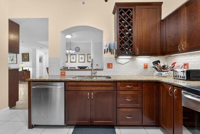 200 4TH AVENUE S 200, St Petersburg, FL 33701