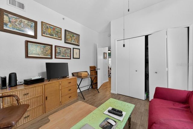 200 4TH AVENUE S 200, St Petersburg, FL 33701