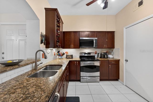200 4TH AVENUE S 200, St Petersburg, FL 33701