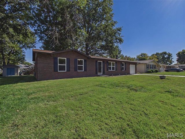 404 Anita Drive, Fairview Heights, IL 62208