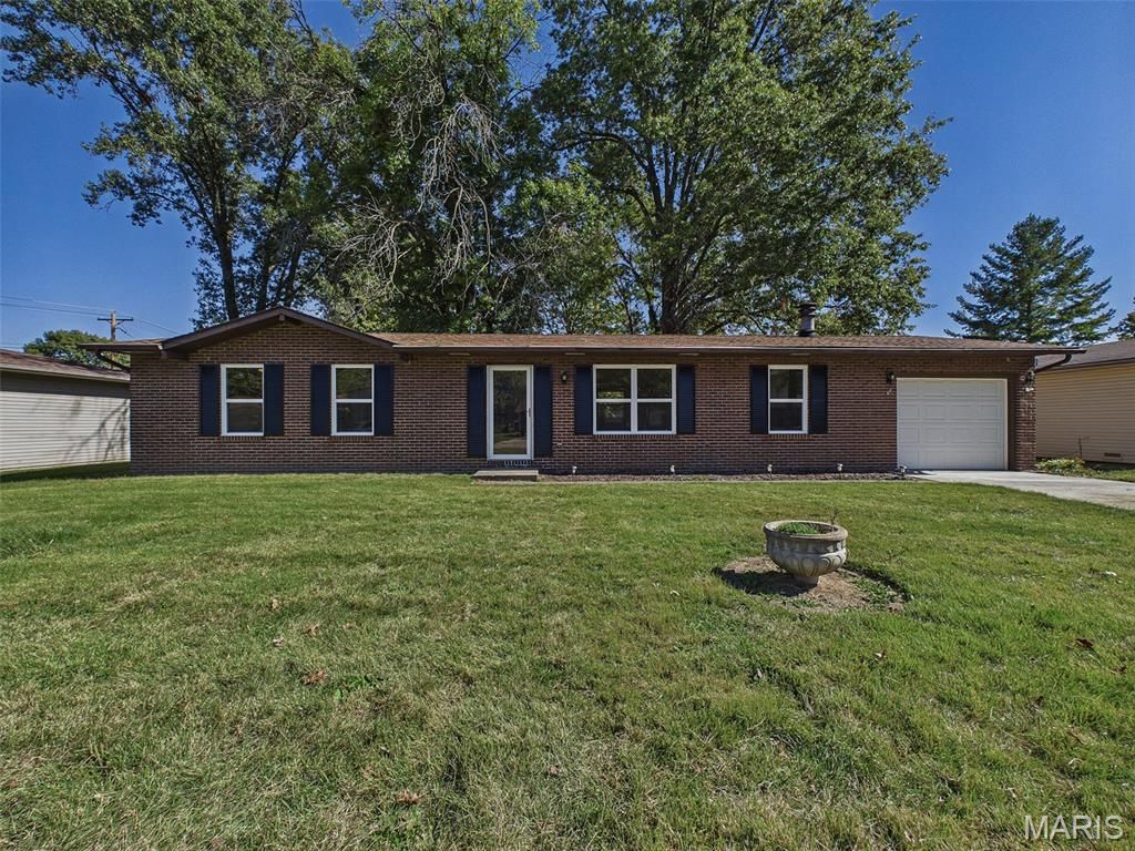 404 Anita Drive, Fairview Heights, IL 62208