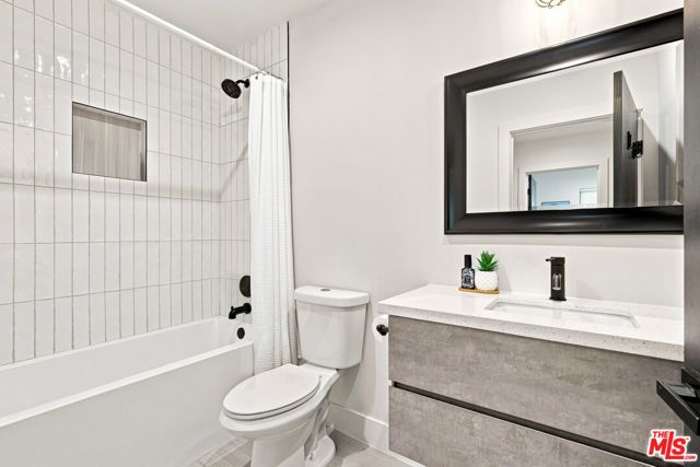 8836 Hollywood Boulevard, Los Angeles, CA 90069