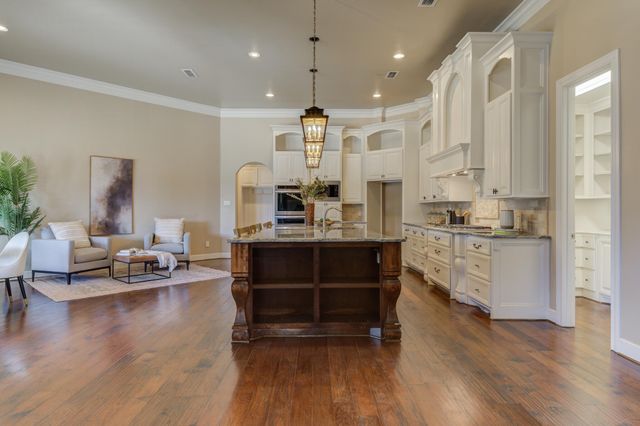 11204 Kirby Avenue, Lubbock, TX 79424