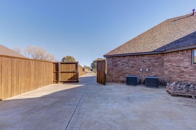 11204 Kirby Avenue, Lubbock, TX 79424