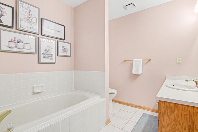 2521 Sumac Ridge, White Bear Lake, MN 55110