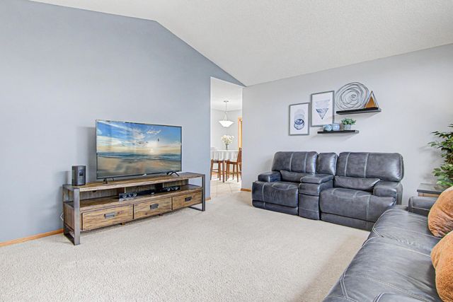 2521 Sumac Ridge, White Bear Lake, MN 55110