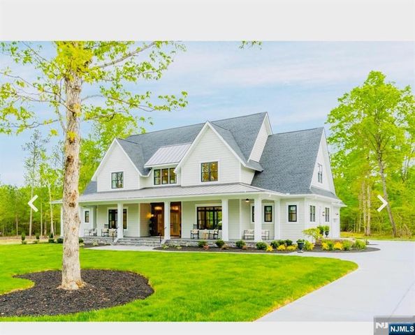 60 Heritage Drive, West Milford, NJ 07480