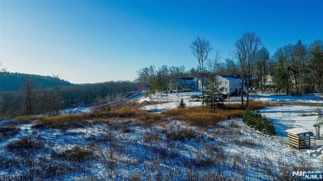 60 Heritage Drive, West Milford, NJ 07480