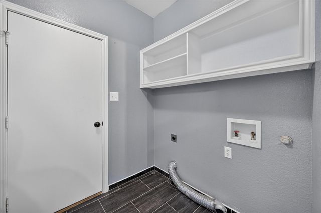 2060 Kenny Court, Lewisville, TX 75067