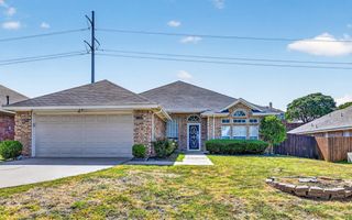 2060 Kenny Court, Lewisville, TX 75067