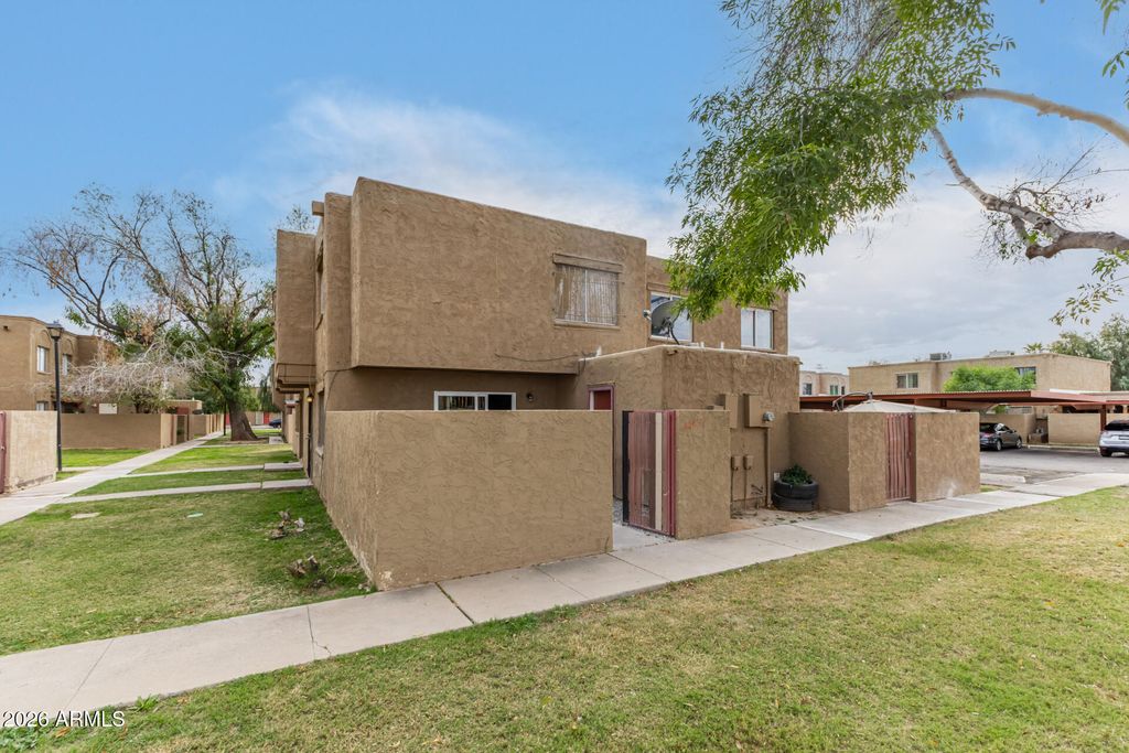 4267 N 68TH Lane, Phoenix, AZ 85033 — photo 2
