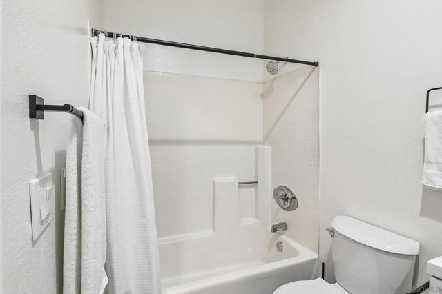 1950 Camino De La Reina 1319, San Diego, CA 92108