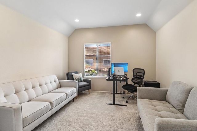 1950 Camino De La Reina 1319, San Diego, CA 92108