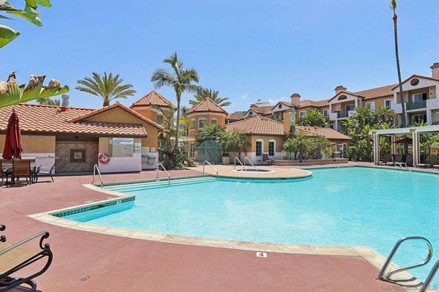 1950 Camino De La Reina 1319, San Diego, CA 92108