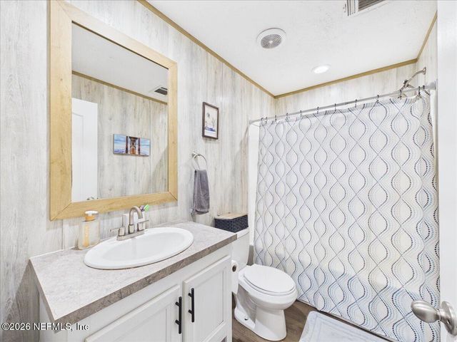 121 JANET Drive, Hollister, FL 32147