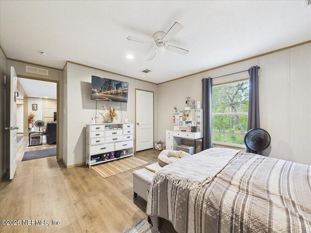 121 JANET Drive, Hollister, FL 32147