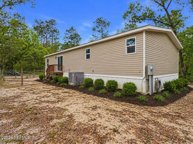 121 JANET Drive, Hollister, FL 32147