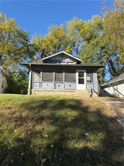 6112 Tracy Avenue, Kansas City, MO 64110