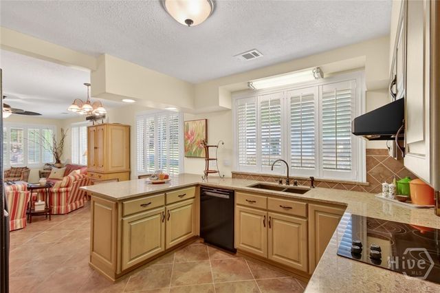 3207 Center Street, Thunderbolt, GA 31404