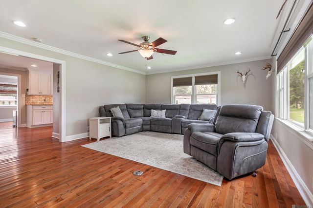 15394 Henderson Bayou Rd, Prairieville, LA 70769