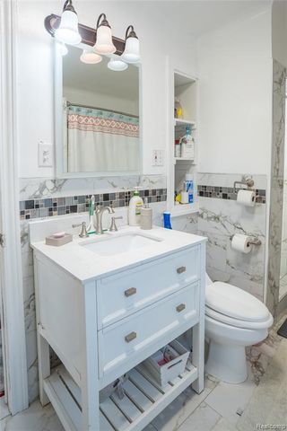 7620 Middlepointe Street, Dearborn, MI 48126