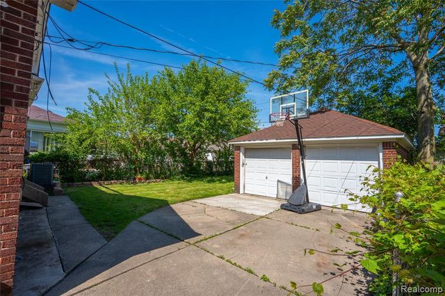 7620 Middlepointe Street, Dearborn, MI 48126