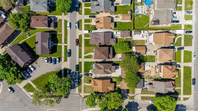 7620 Middlepointe Street, Dearborn, MI 48126