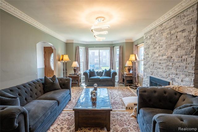 7620 Middlepointe Street, Dearborn, MI 48126