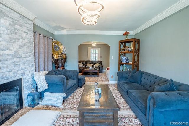 7620 Middlepointe Street, Dearborn, MI 48126