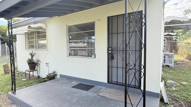 212 NW 8th Avenue, Delray Beach, FL 33444