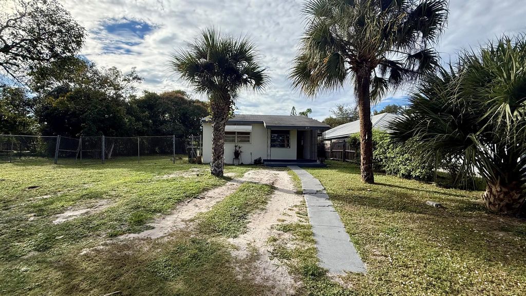 212 NW 8th Avenue, Delray Beach, FL 33444