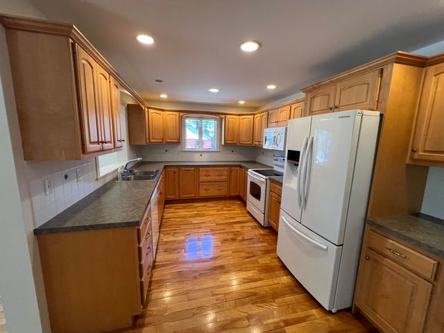 27 Saint James Avenue, Milton, NH 03851