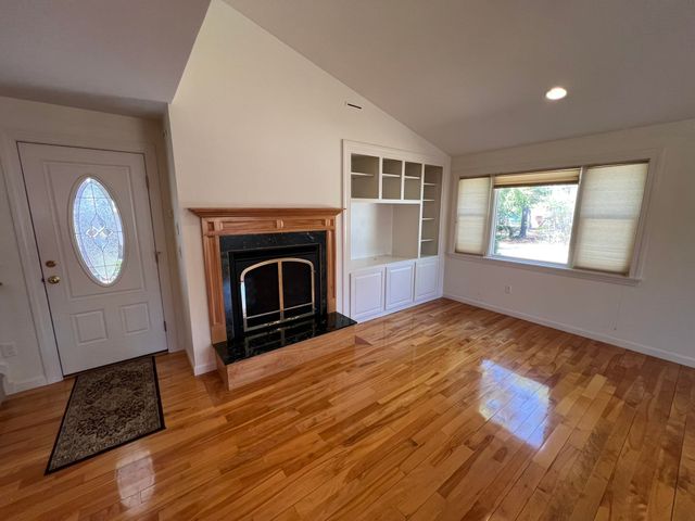 27 Saint James Avenue, Milton, NH 03851