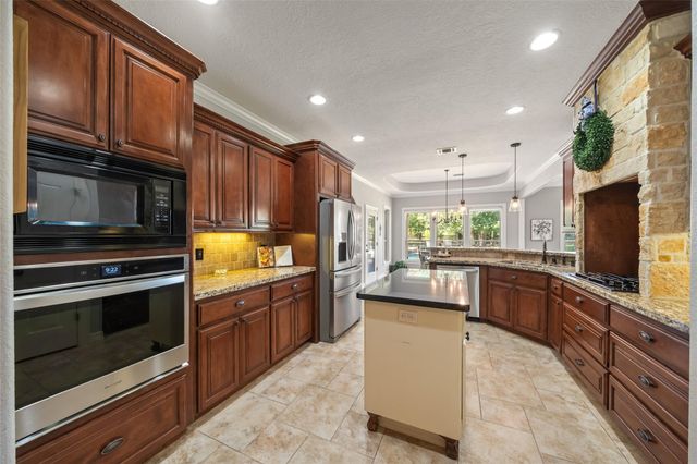 5112 E Settlers Bend, Montgomery, TX 77316