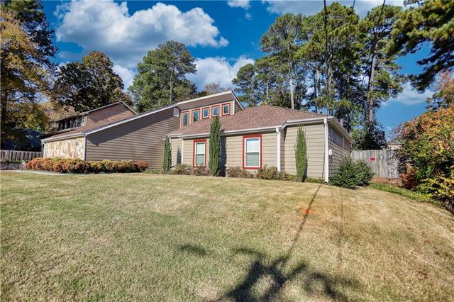 5113 BROWNLEE Road, Stone Mountain, GA 30087