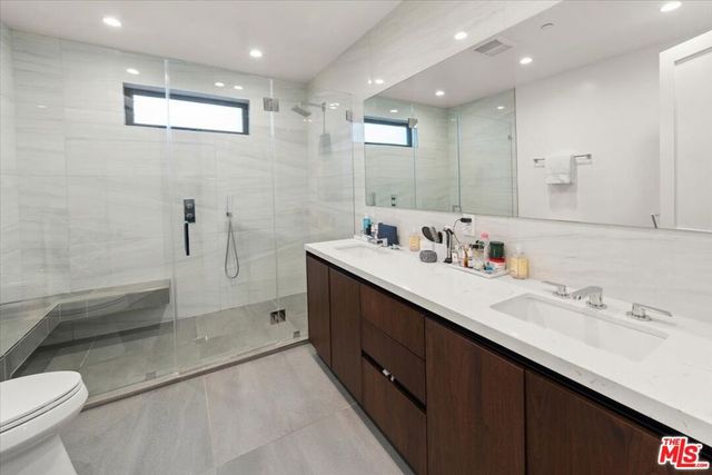 556 N Flores Street 2B, West Hollywood, CA 90048