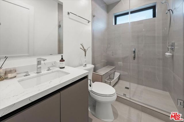 556 N Flores Street 2B, West Hollywood, CA 90048
