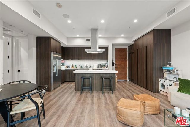 556 N Flores Street 2B, West Hollywood, CA 90048