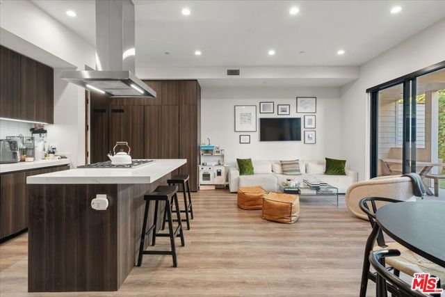 556 N Flores Street 2B, West Hollywood, CA 90048